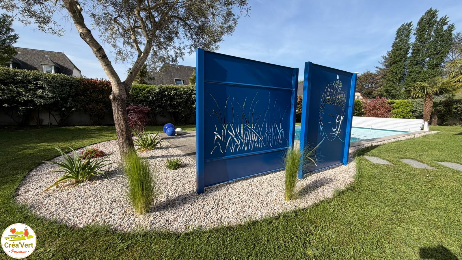 You are currently viewing Aménagement d&rsquo;un massif intimiste côté piscine à Pau